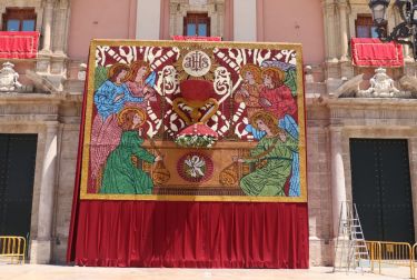 150 kilos de flores componen este año el tapiz del Corpus de València